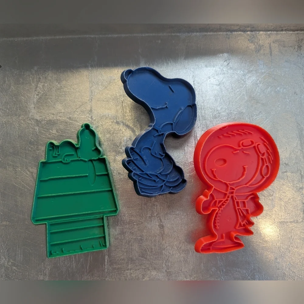 Snoopy and Friends Cookie Cutter Set - Green, Blue, Red Vintage